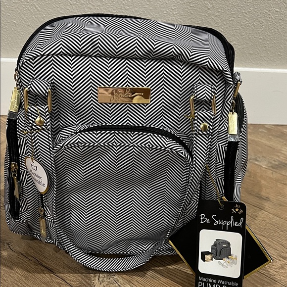 Ju-Ju-Be Black and White Baby Bag - Picture 1 of 1